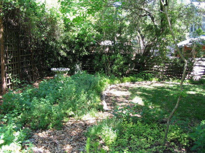 Simple Mulch Walkway